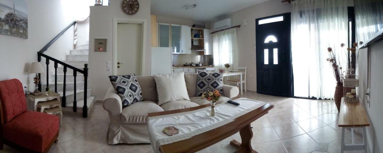 Cute Maisonette No2 On Coastal Sidewalk Nikiti  Exterior photo