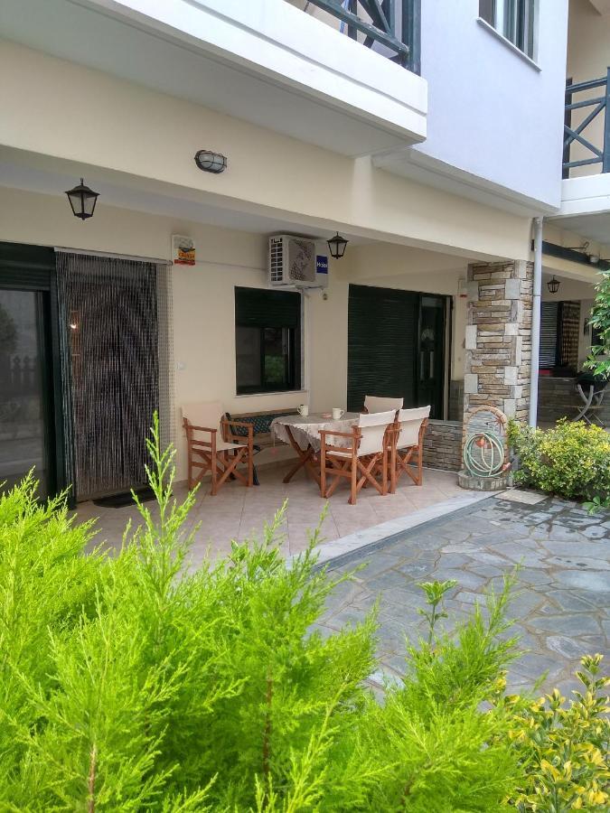 Cute Maisonette No2 On Coastal Sidewalk Nikiti  Exterior photo