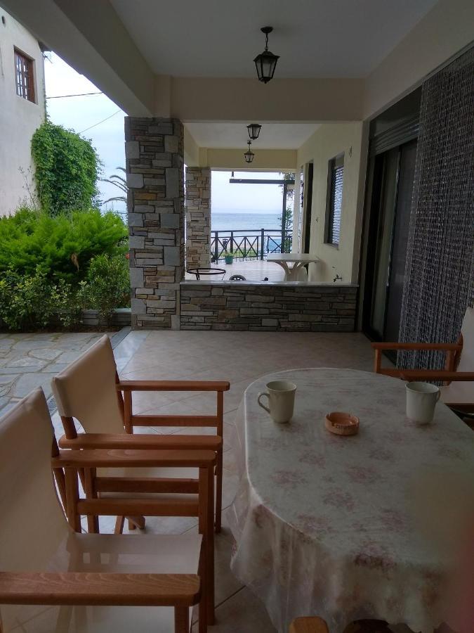 Cute Maisonette No2 On Coastal Sidewalk Nikiti  Exterior photo